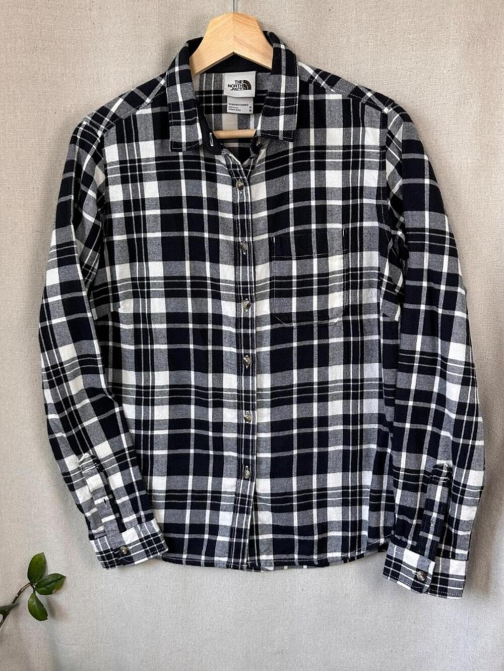 The North Face Womens Plaid Berkeley Girlfriend Shirt‎ M